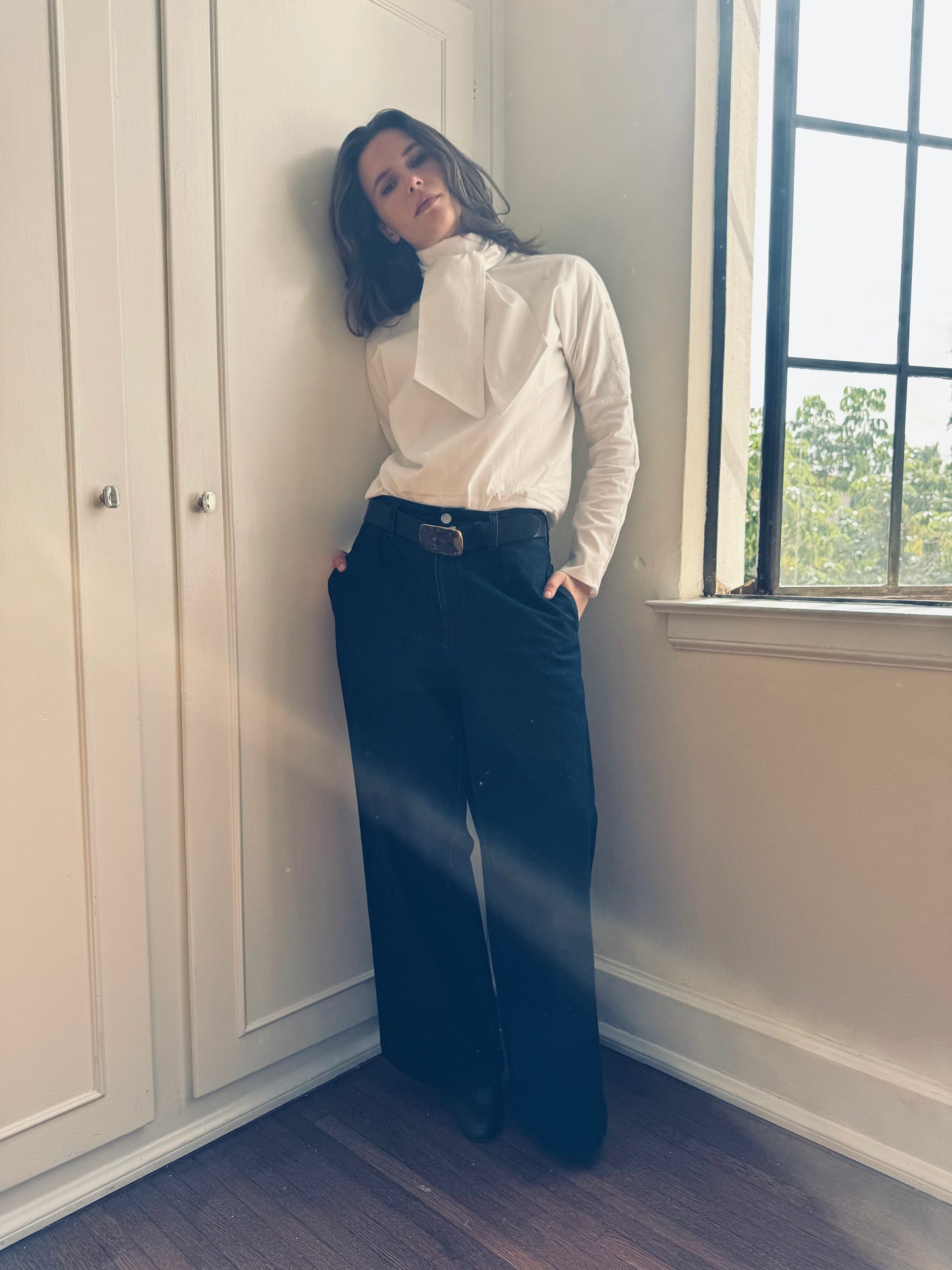 Side button long sleeve top with tie White
