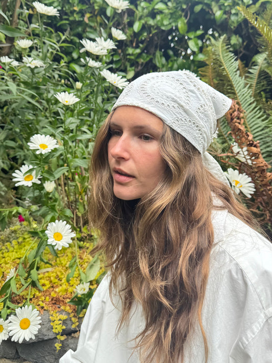 HEAD SCARF EYELET