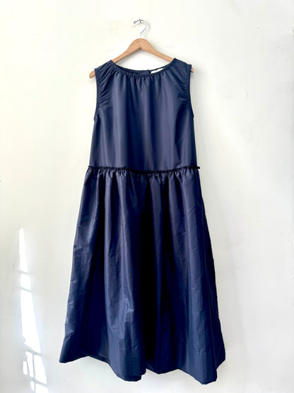 SLEEVELESS NAVY BLUE DRESS