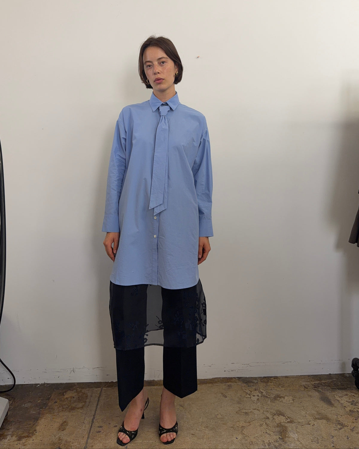 True ARTIST SHIRT WITH TIE in French Blue