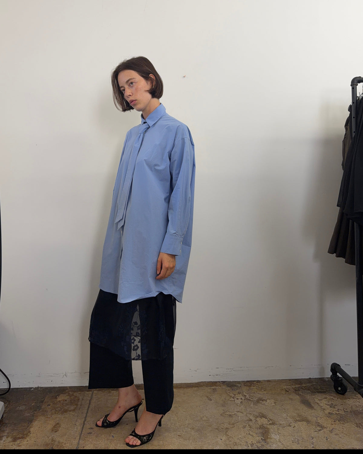 True ARTIST SHIRT WITH TIE in French Blue